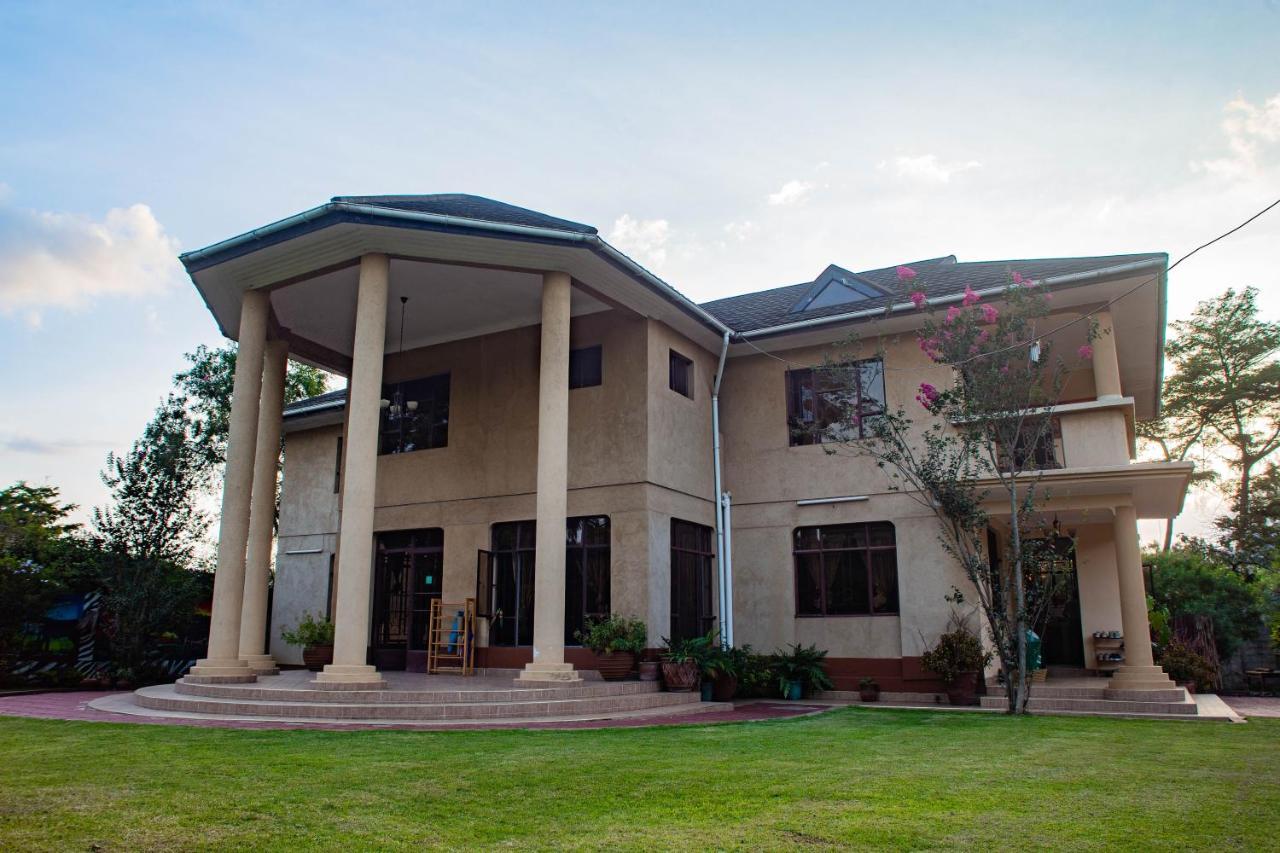 White House Of Tanzania Hostel Arusha Exterior foto